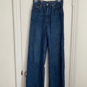 Levi’s ribcage straight, high rise, dark blue
